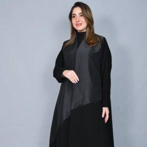 عباية سوداء راقية مزينة بشك بقصة كلوش راقية