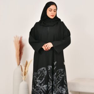 عباية لف كلوش بطباعة زهرية مزينة بشك ناعم اسفل العباية